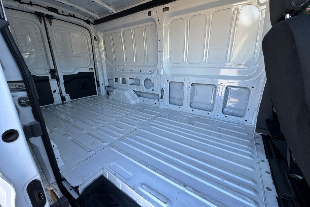 2023 Ford E-Transit Cargo Van Base