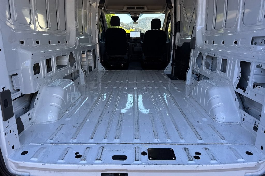 2023 Ford E-Transit Cargo Van Base