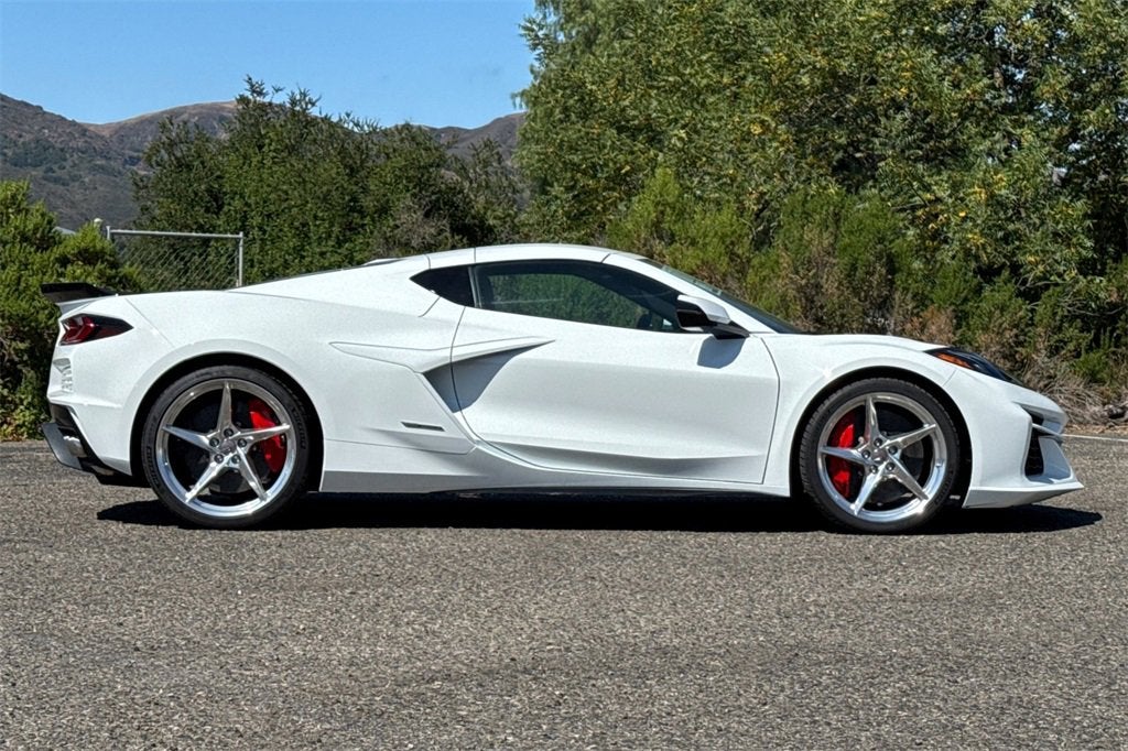 2025 Chevrolet Corvette E-Ray 2LZ