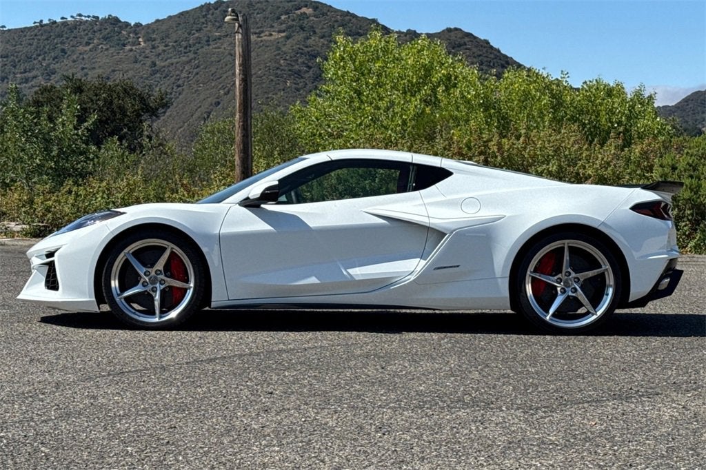 2025 Chevrolet Corvette E-Ray 2LZ