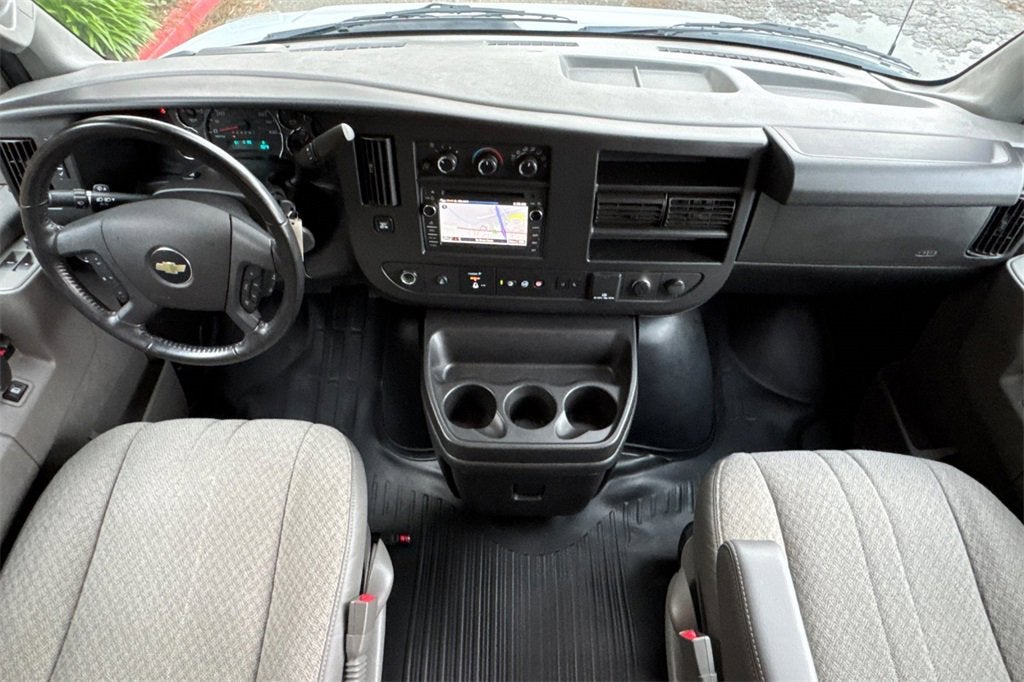 2020 Chevrolet Express Passenger 3500 1LS