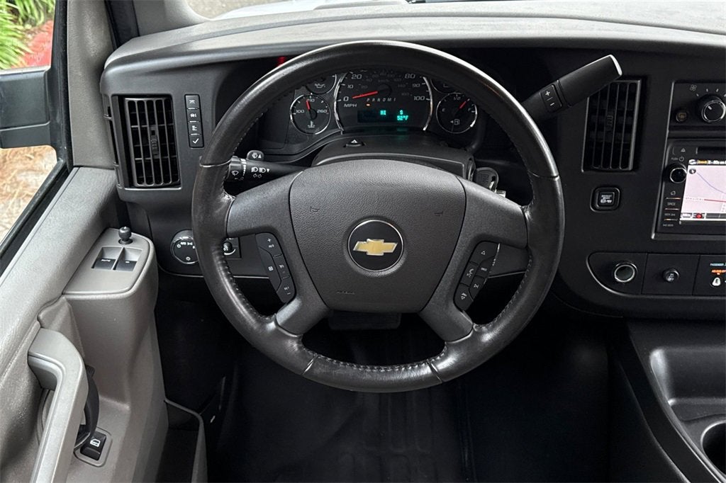 2020 Chevrolet Express Passenger 3500 1LS