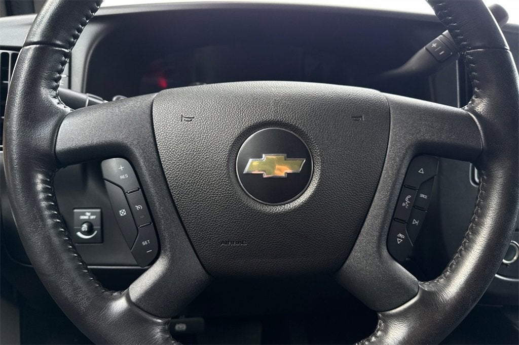 2020 Chevrolet Express Passenger 3500 1LS