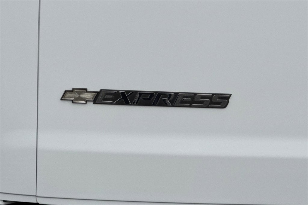 2020 Chevrolet Express Passenger 3500 1LS