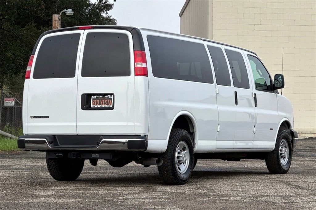 2020 Chevrolet Express Passenger 3500 1LS