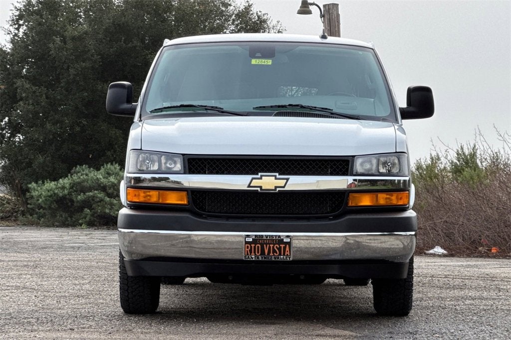 2020 Chevrolet Express Passenger 3500 1LS