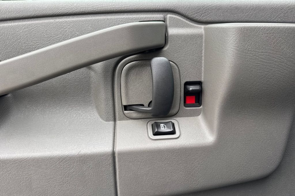 2020 Chevrolet Express Passenger 3500 LS