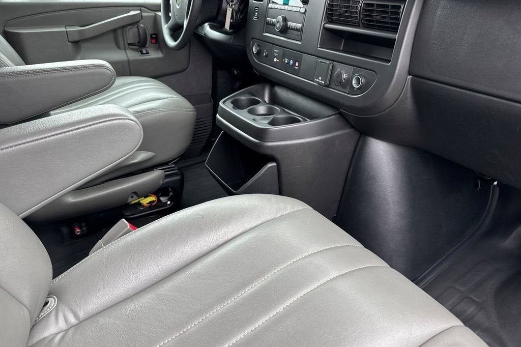 2020 Chevrolet Express Passenger 3500 LS
