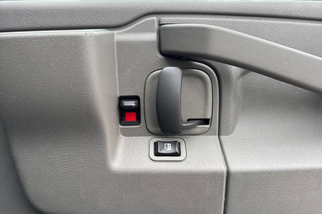 2020 Chevrolet Express Passenger 3500 LS