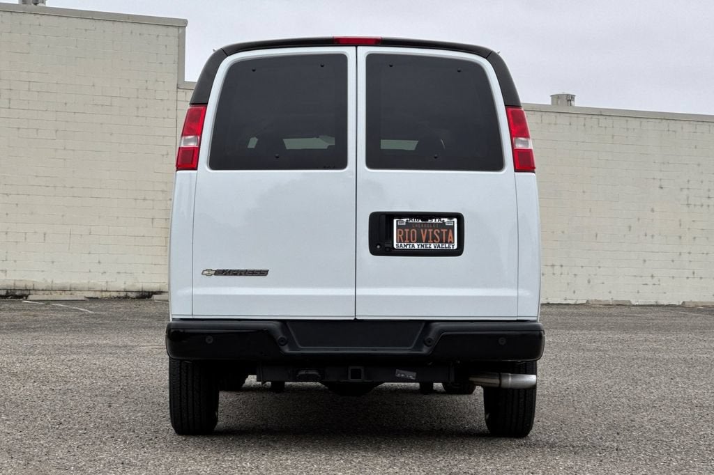 2020 Chevrolet Express Passenger 3500 LS