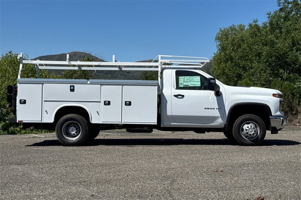 2025 Chevrolet Silverado 3500 HD Chassis Cab Work Truck