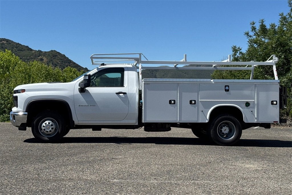 2025 Chevrolet Silverado 3500 HD Chassis Cab Work Truck