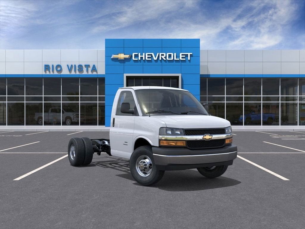 2026 Chevrolet Express Cutaway 3500 1WT