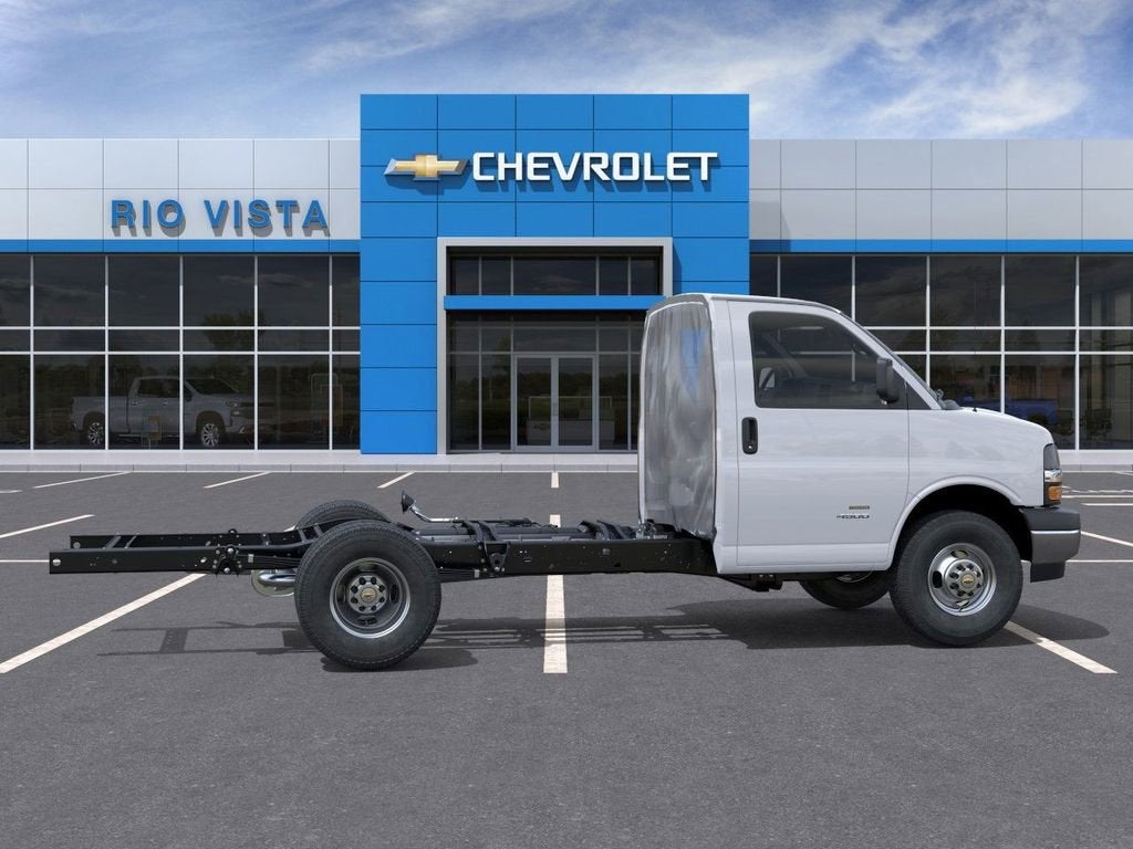2026 Chevrolet Express Cutaway 3500 1WT