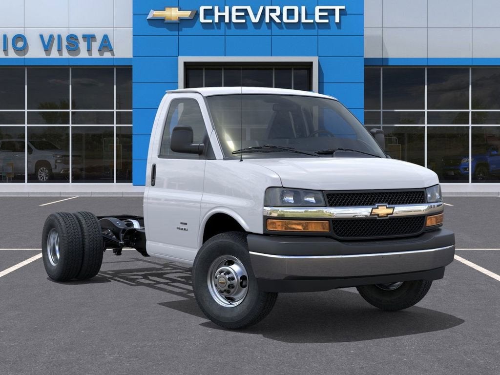 2026 Chevrolet Express Cutaway 3500 1WT