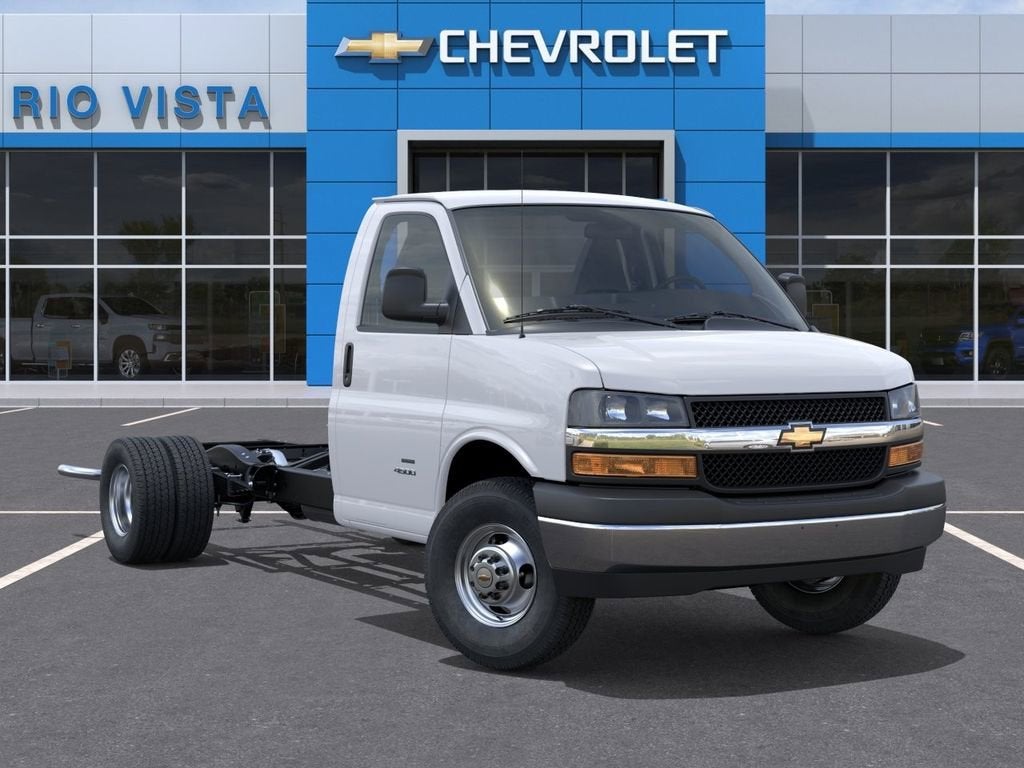 2026 Chevrolet Express Cutaway 3500 1WT