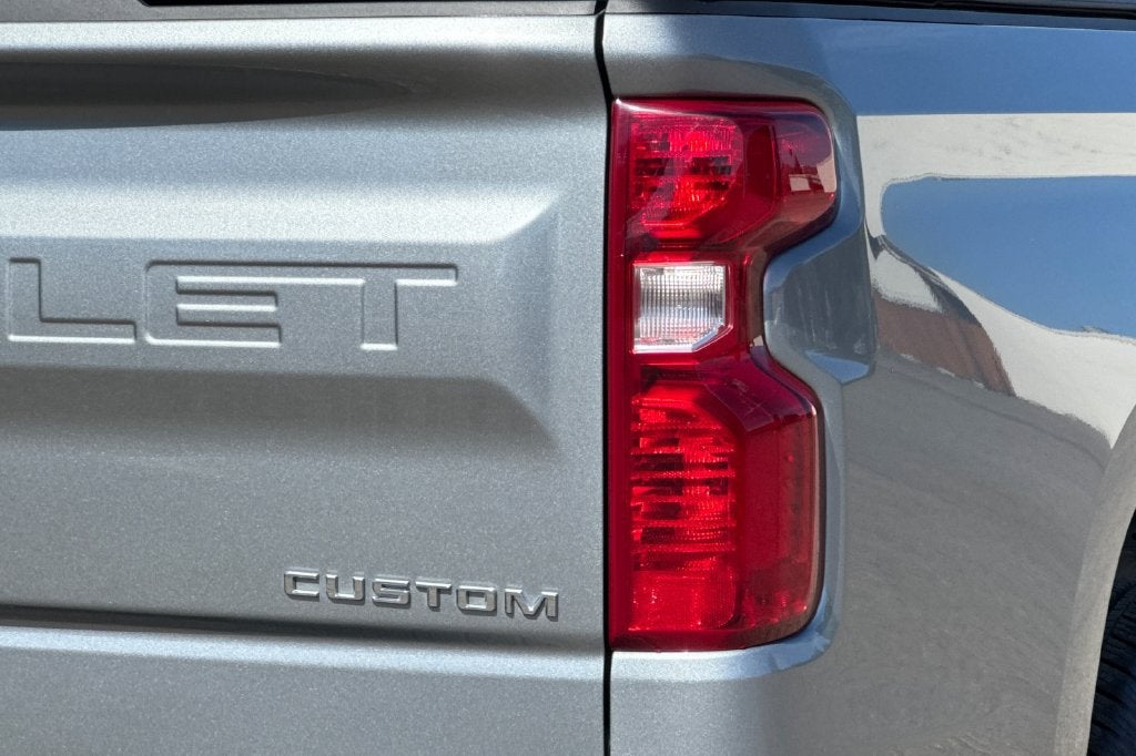 2025 Chevrolet Silverado 1500 Custom