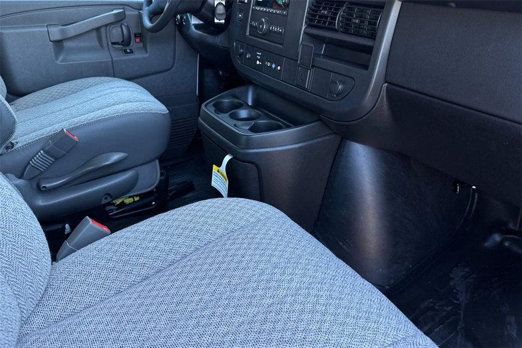 2025 Chevrolet Express Cargo 2500 WT
