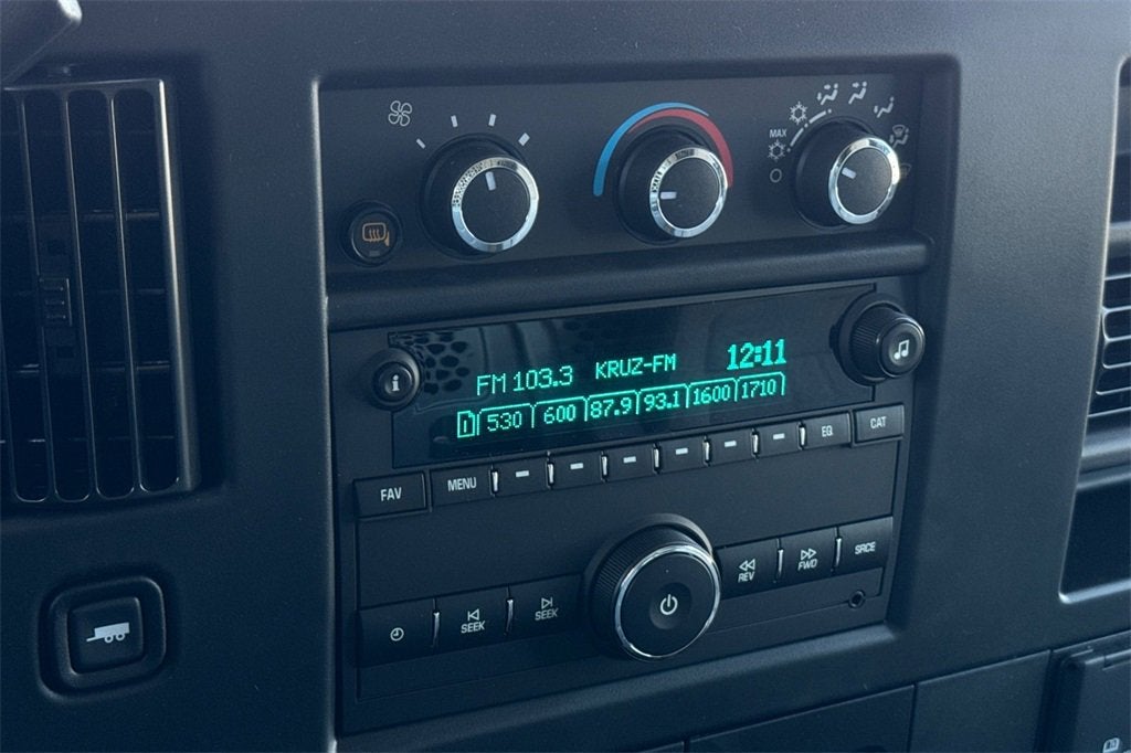 2025 Chevrolet Express Cargo 2500 WT