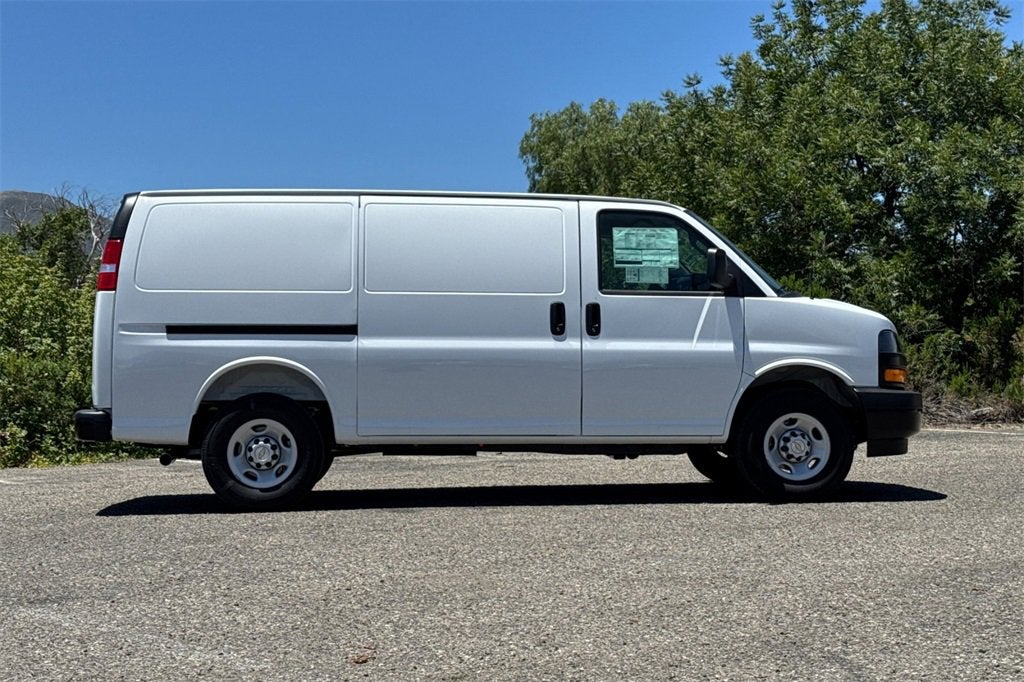 2025 Chevrolet Express Cargo 2500 WT