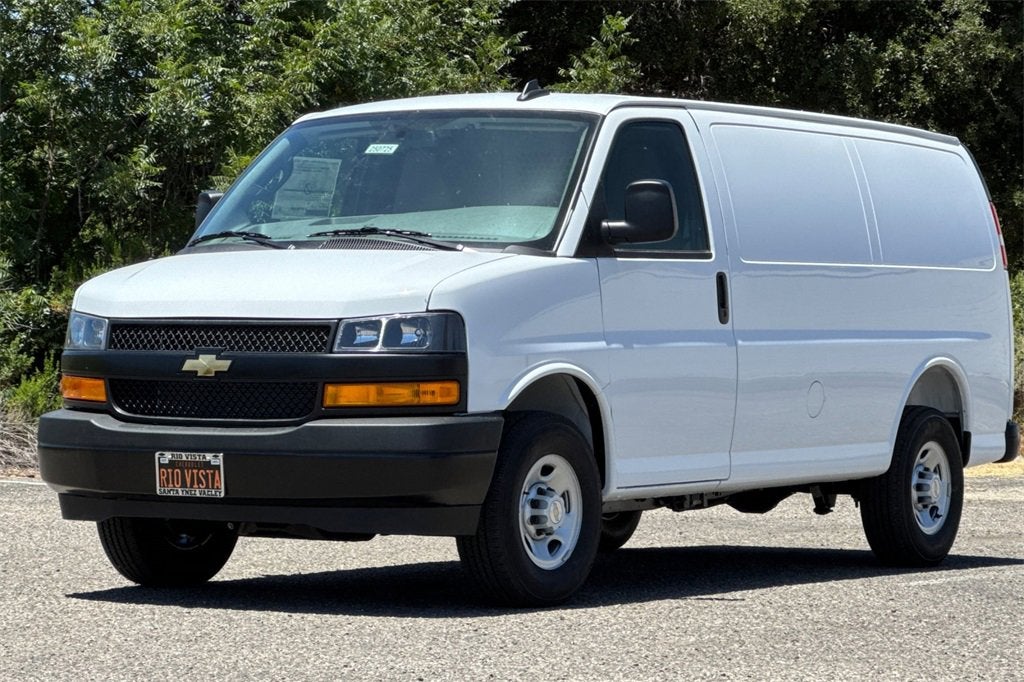 2025 Chevrolet Express Cargo 2500 WT