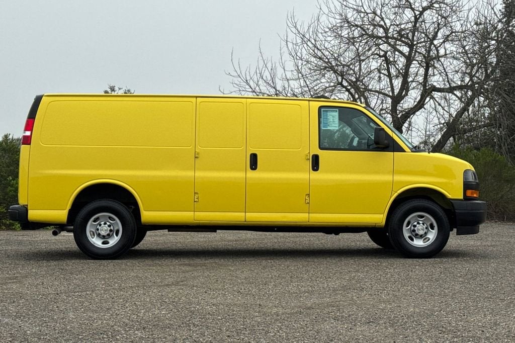 2023 Chevrolet Express Cargo 3500 WT
