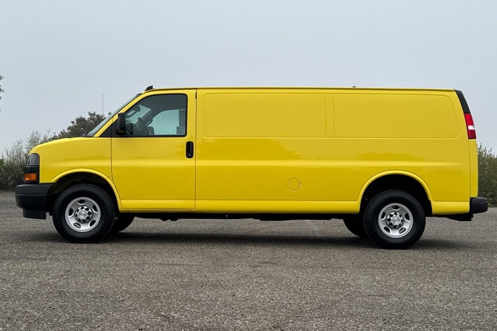 2023 Chevrolet Express Cargo 3500 WT