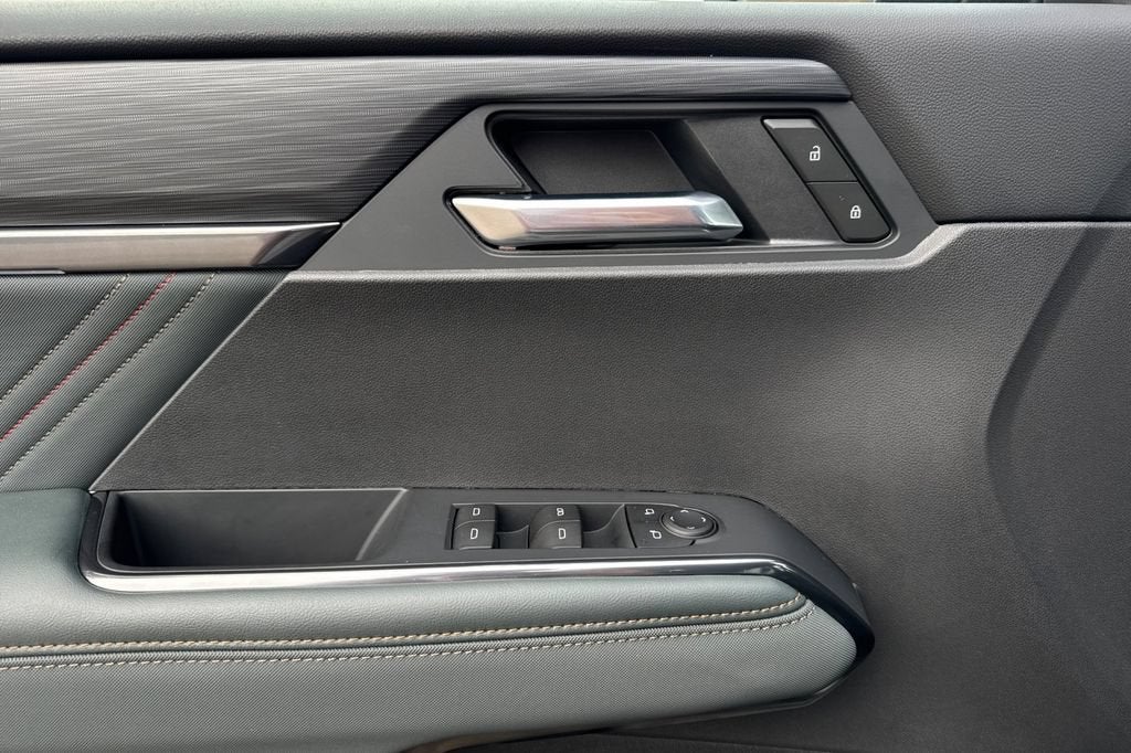 2025 GMC Acadia AT4