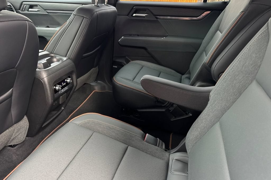 2025 GMC Acadia AT4