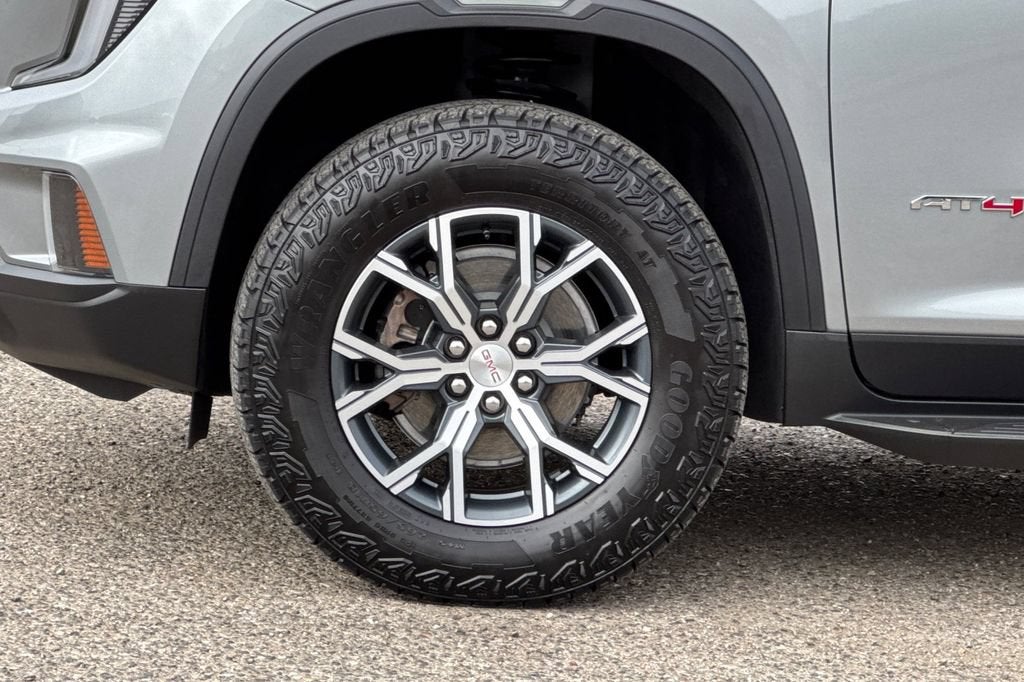 2025 GMC Acadia AT4