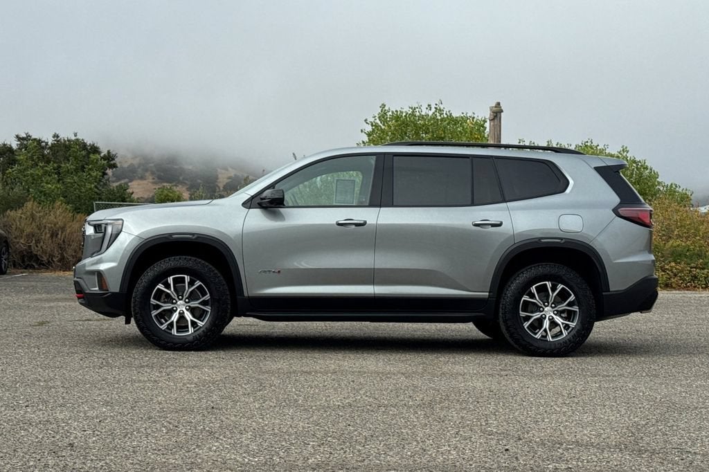 2025 GMC Acadia AT4