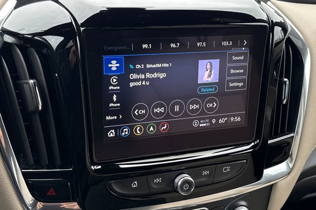 2023 Chevrolet Traverse LT Leather