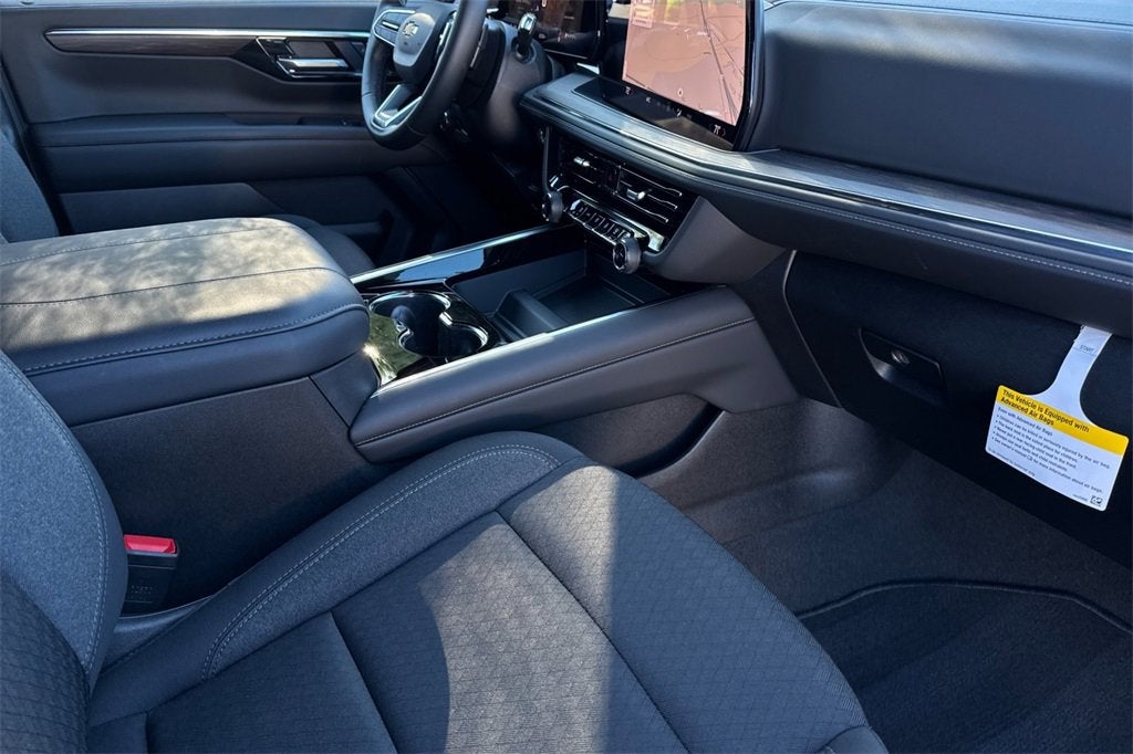 2025 Chevrolet Suburban LS