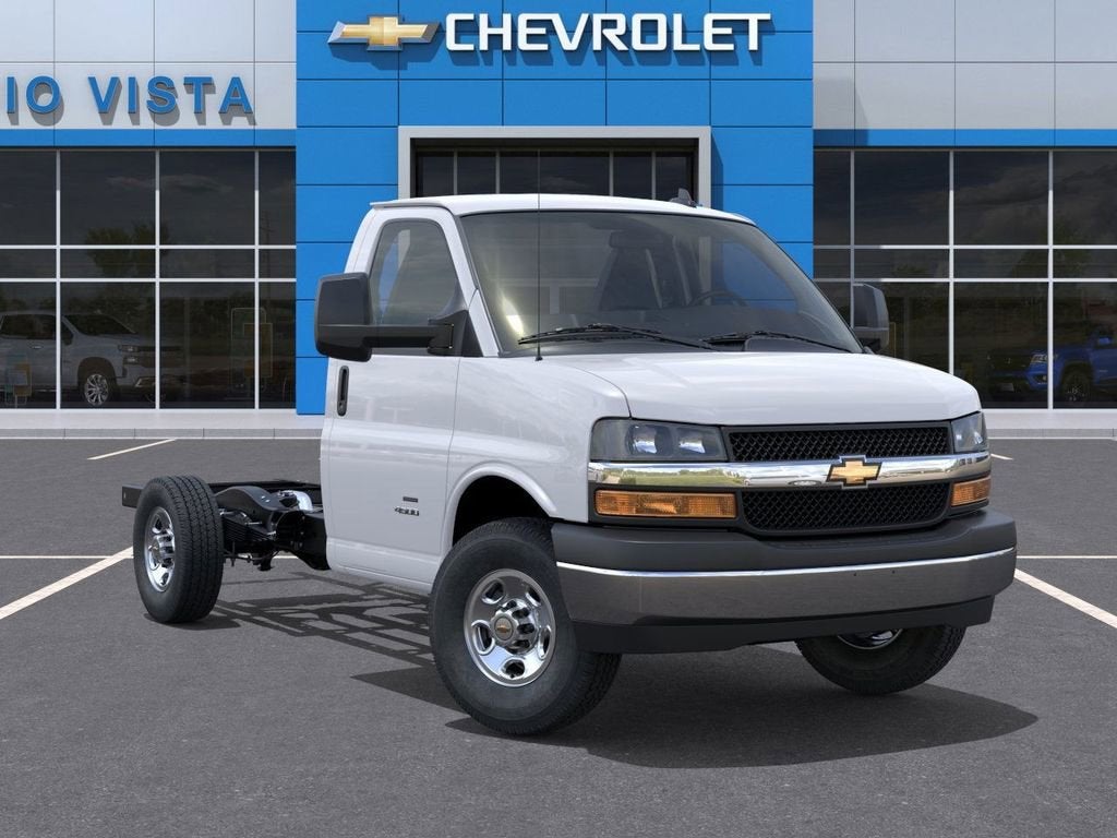 2026 Chevrolet Express Cutaway 3500 1WT