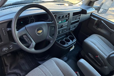 2025 Chevrolet Express Cutaway 3500 1WT