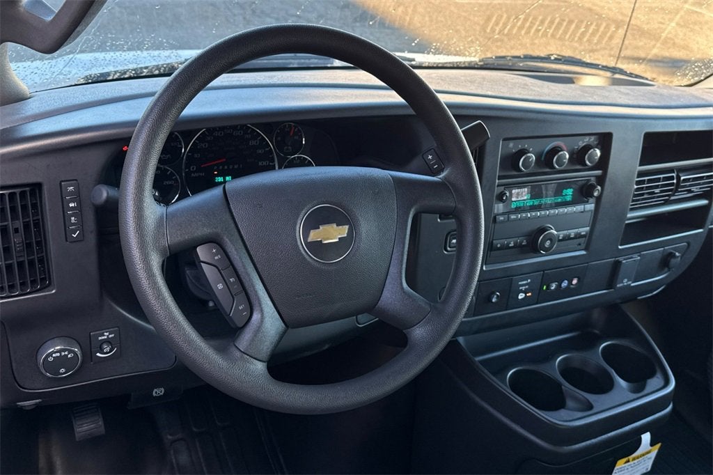 2025 Chevrolet Express Cutaway 3500 1WT