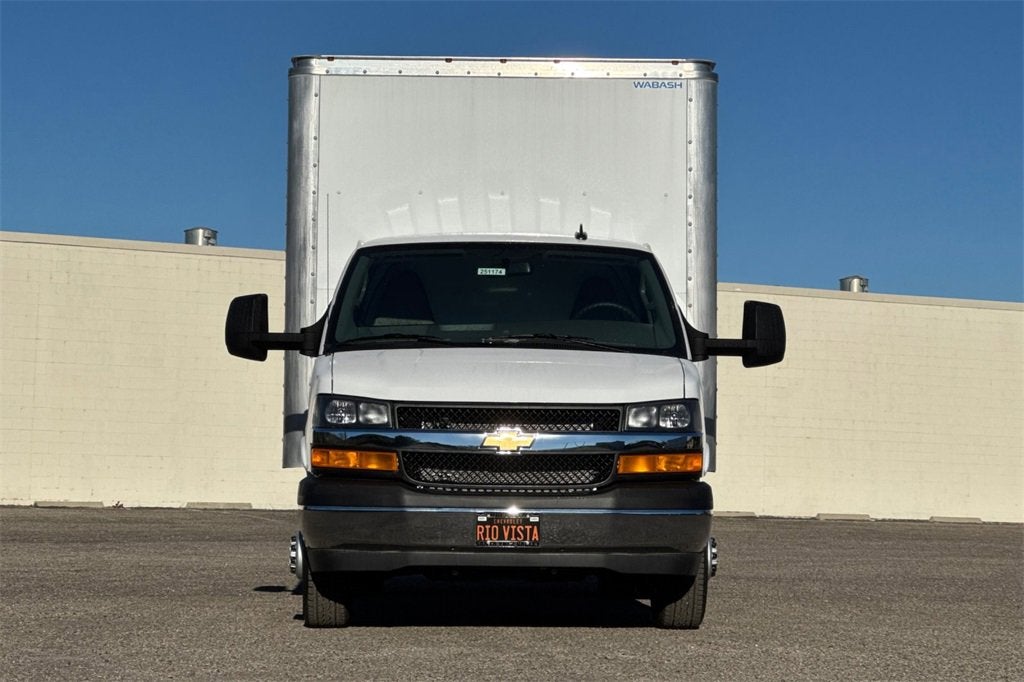 2025 Chevrolet Express Cutaway 3500 1WT