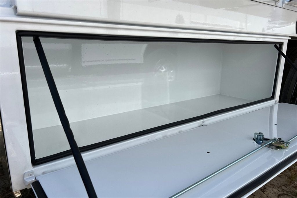 2023 Chevrolet Silverado 5500 HD Work Truck