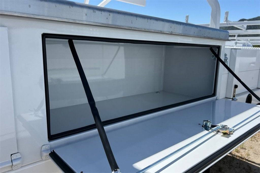 2023 Chevrolet Silverado 5500 HD Work Truck