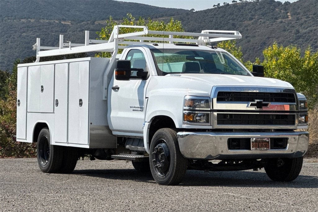 2023 Chevrolet Silverado 5500 HD Work Truck