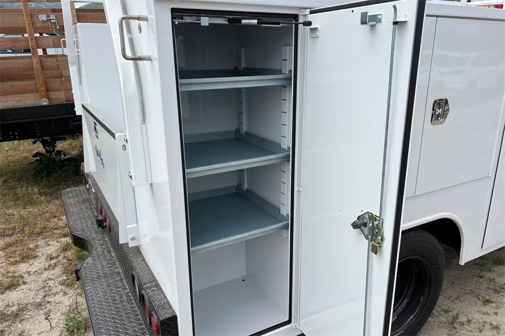 2023 Chevrolet Silverado 5500 HD Work Truck