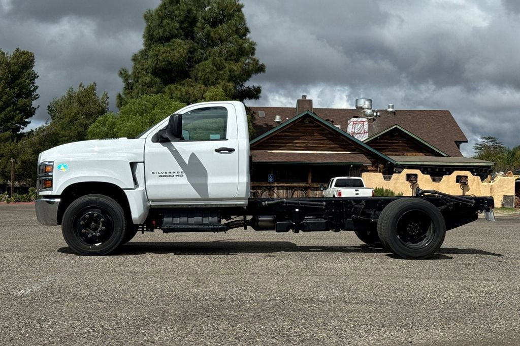 2024 Chevrolet Silverado 5500 HD Work Truck