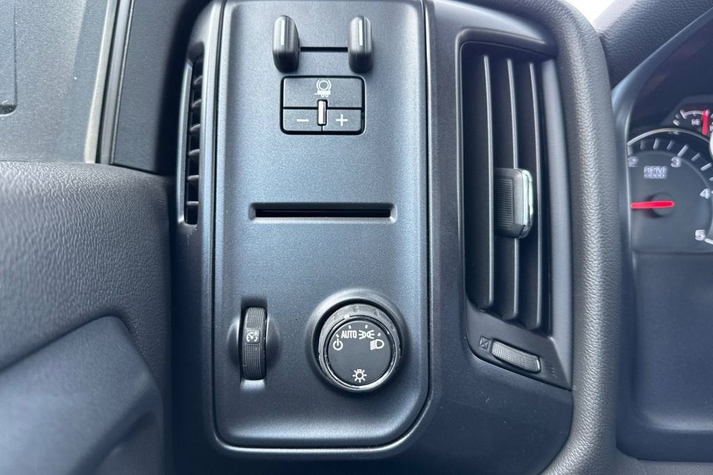 2024 Chevrolet Silverado 5500 HD Work Truck