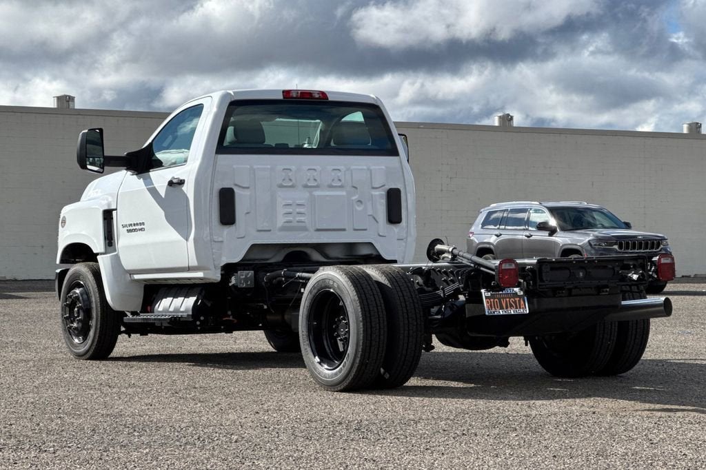 2024 Chevrolet Silverado 5500 HD Work Truck