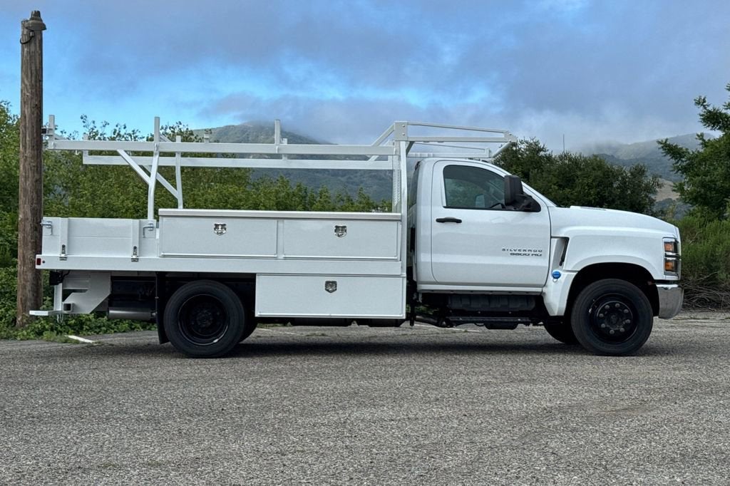 2024 Chevrolet Silverado 5500 HD Work Truck