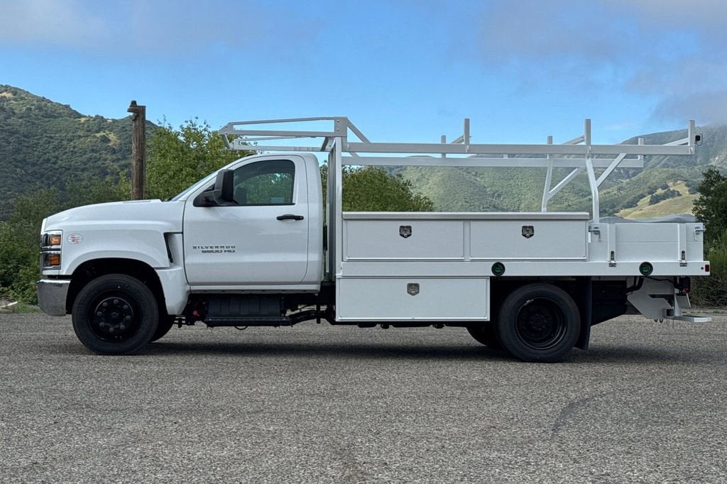 2024 Chevrolet Silverado 5500 HD Work Truck