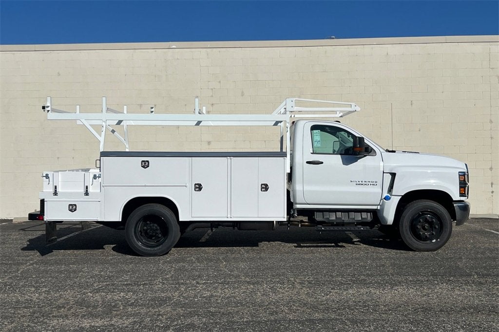 2023 Chevrolet Silverado 5500 HD Work Truck