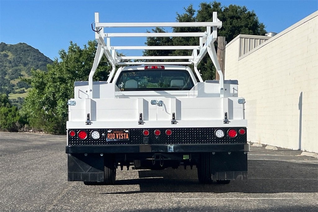 2023 Chevrolet Silverado 5500 HD Work Truck