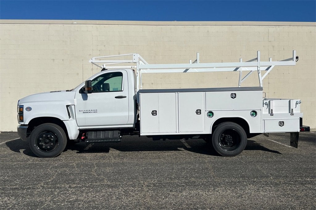2023 Chevrolet Silverado 5500 HD Work Truck