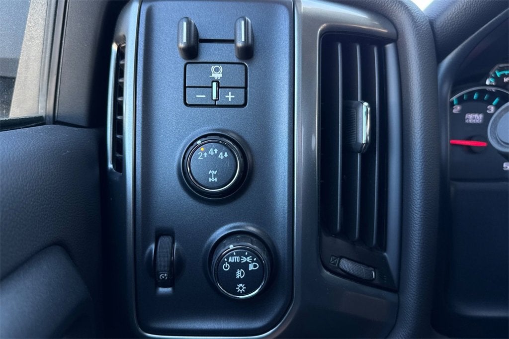 2021 Chevrolet Silverado 6500 HD LT